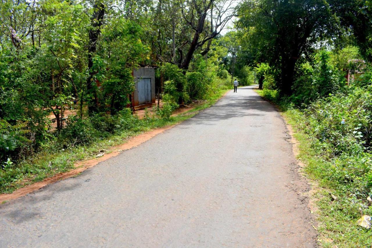Sri Mayura Holiday Resort Kataragama Eksteriør billede